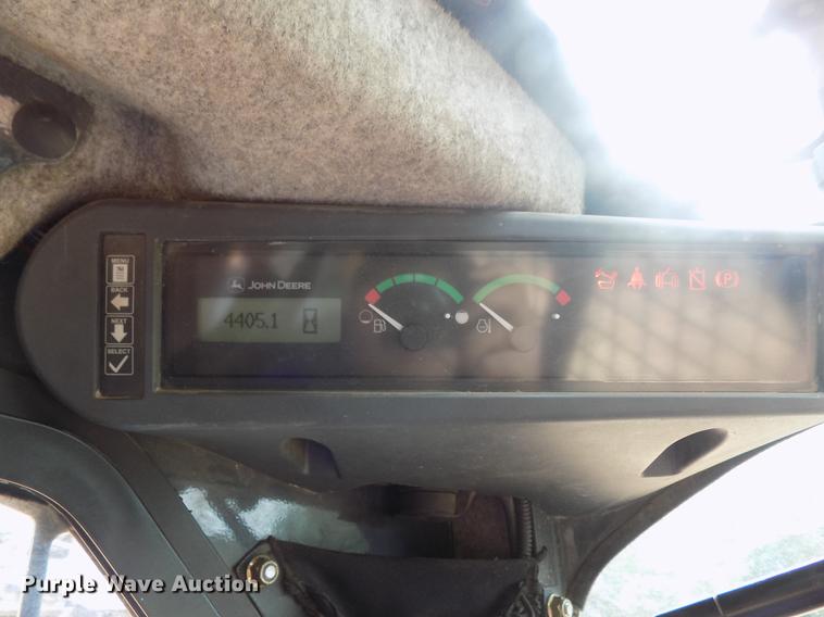 image for item DD3484 2010 John Deere 329D skid steer