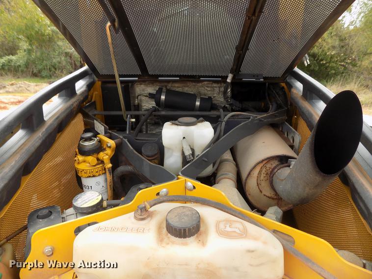 image for item DD3484 2010 John Deere 329D skid steer