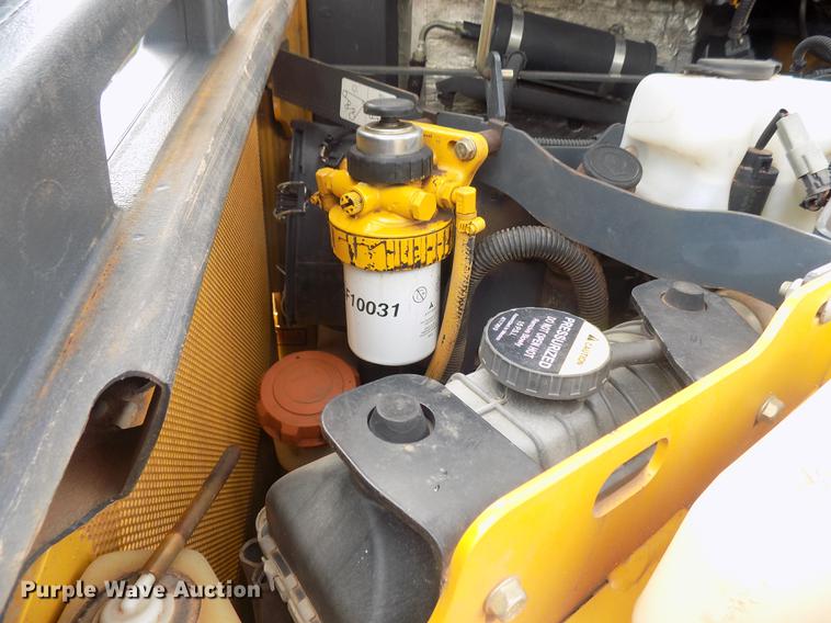 image for item DD3484 2010 John Deere 329D skid steer