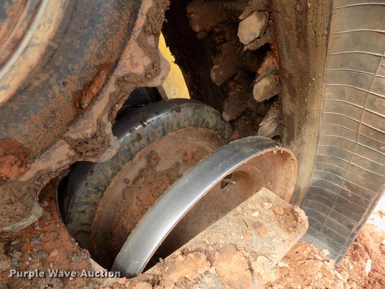 image for item DD3484 2010 John Deere 329D skid steer