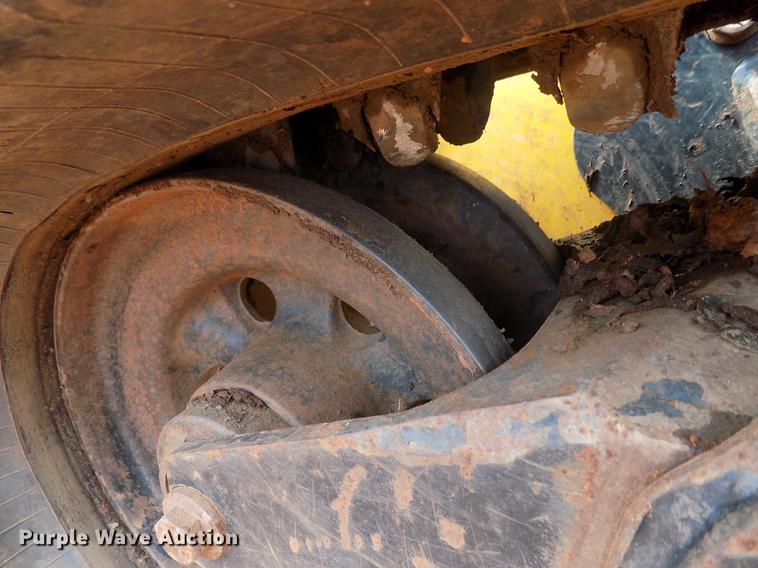 image for item DD3484 2010 John Deere 329D skid steer