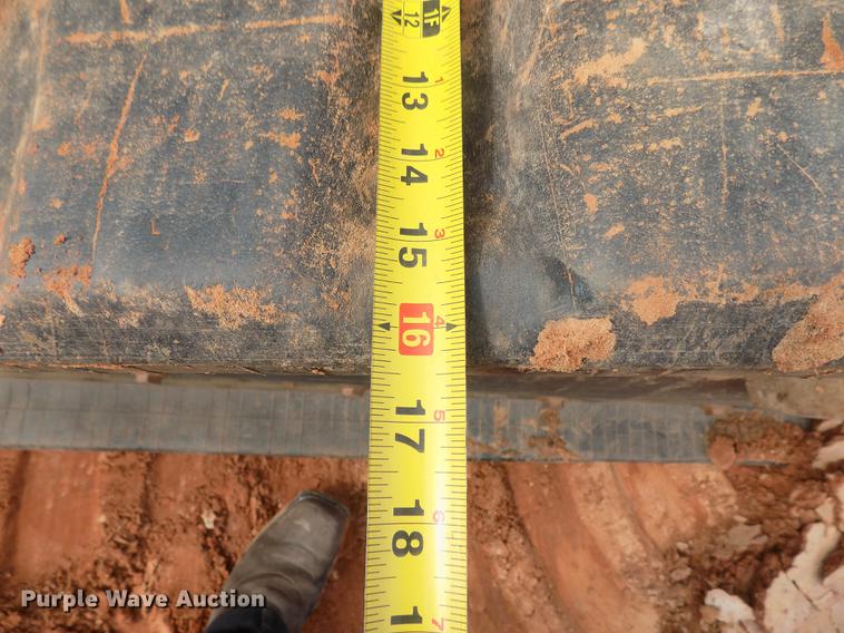 image for item DD3484 2010 John Deere 329D skid steer