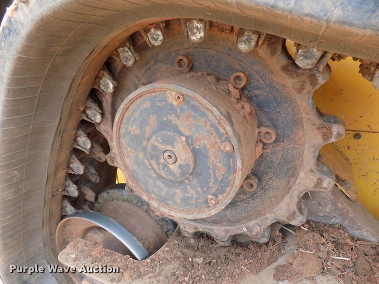 image for item DD3484 2010 John Deere 329D skid steer