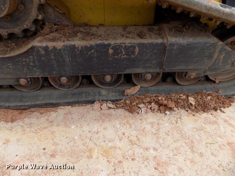 image for item DD3484 2010 John Deere 329D skid steer