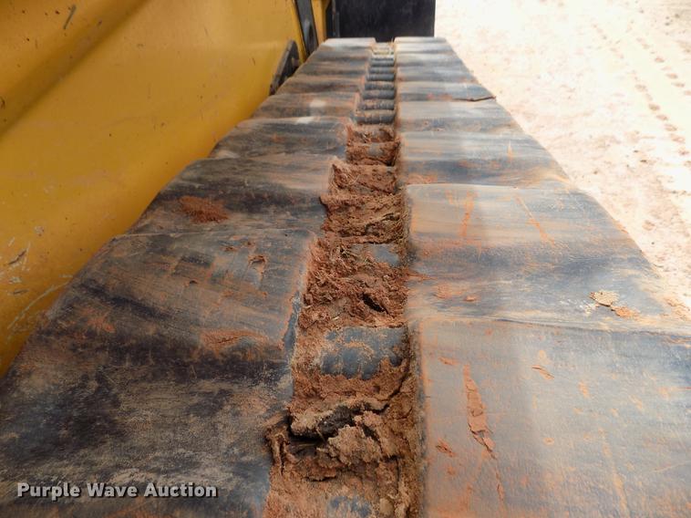 image for item DD3484 2010 John Deere 329D skid steer