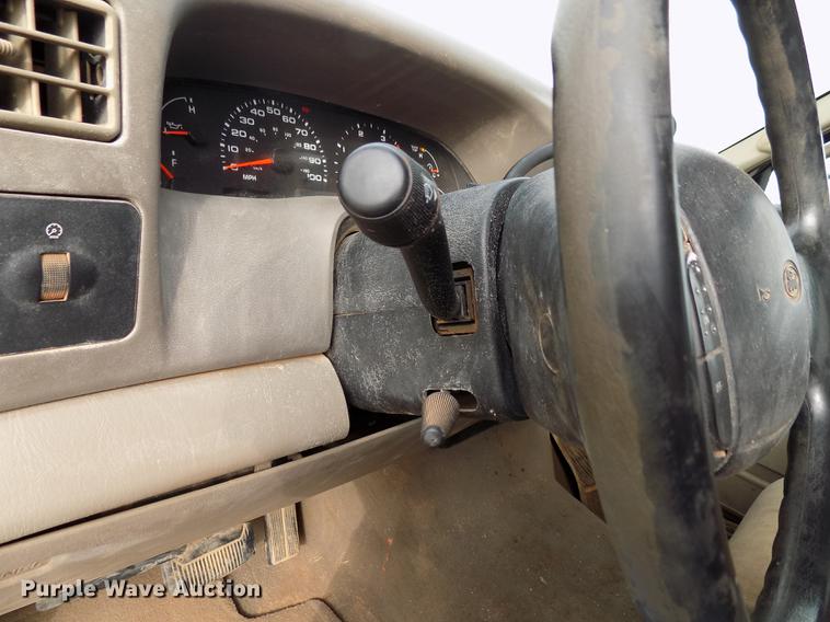 image for item DD3506 2002 Ford F350 Super Duty Crew Cab utility bed pickup truck