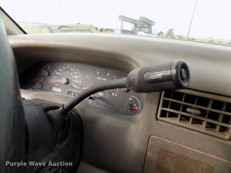 image for item DD3506 2002 Ford F350 Super Duty Crew Cab utility bed pickup truck