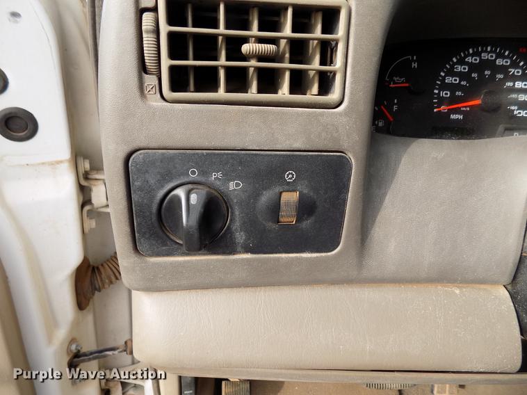 image for item DD3506 2002 Ford F350 Super Duty Crew Cab utility bed pickup truck