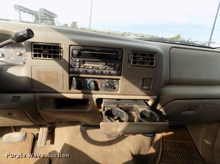 image for item DD3506 2002 Ford F350 Super Duty Crew Cab utility bed pickup truck