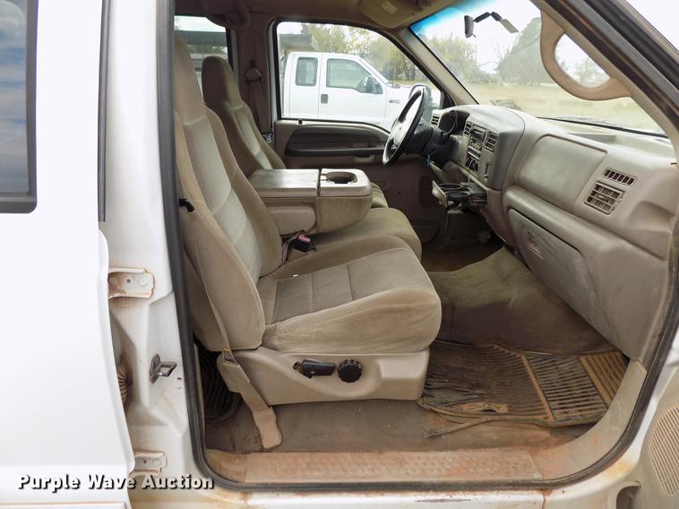 image for item DD3506 2002 Ford F350 Super Duty Crew Cab utility bed pickup truck