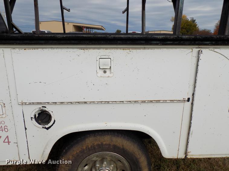 image for item DD3506 2002 Ford F350 Super Duty Crew Cab utility bed pickup truck