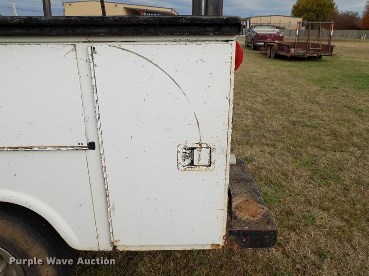 image for item DD3506 2002 Ford F350 Super Duty Crew Cab utility bed pickup truck