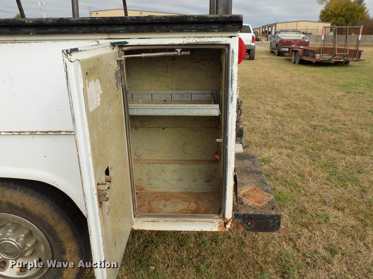 image for item DD3506 2002 Ford F350 Super Duty Crew Cab utility bed pickup truck