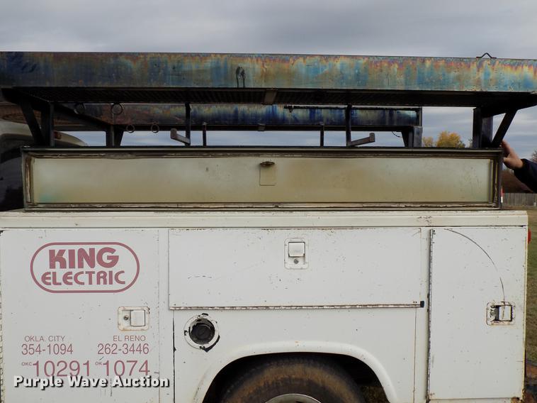 image for item DD3506 2002 Ford F350 Super Duty Crew Cab utility bed pickup truck