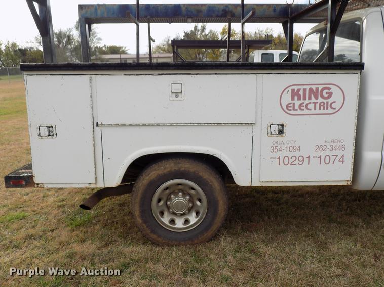 image for item DD3506 2002 Ford F350 Super Duty Crew Cab utility bed pickup truck