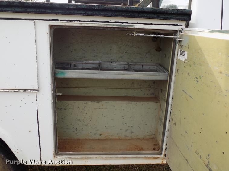 image for item DD3506 2002 Ford F350 Super Duty Crew Cab utility bed pickup truck