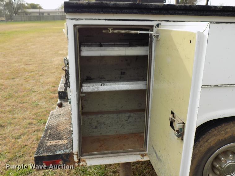 image for item DD3506 2002 Ford F350 Super Duty Crew Cab utility bed pickup truck