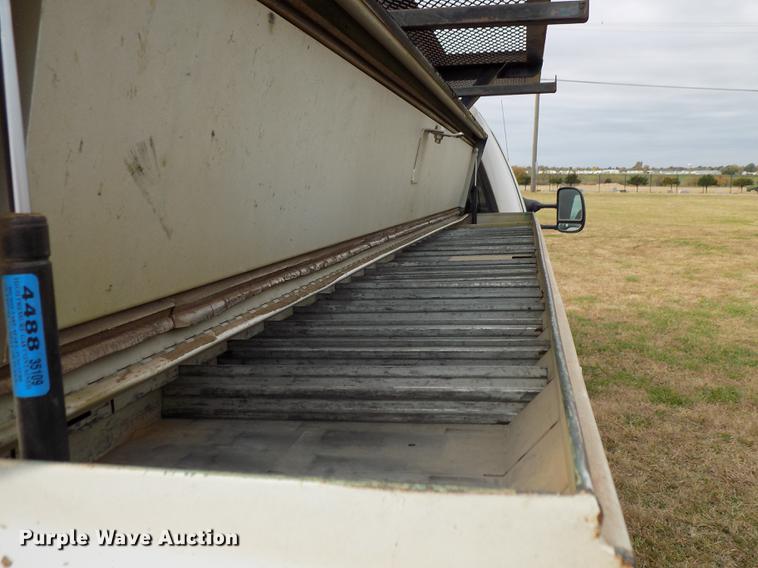 image for item DD3506 2002 Ford F350 Super Duty Crew Cab utility bed pickup truck