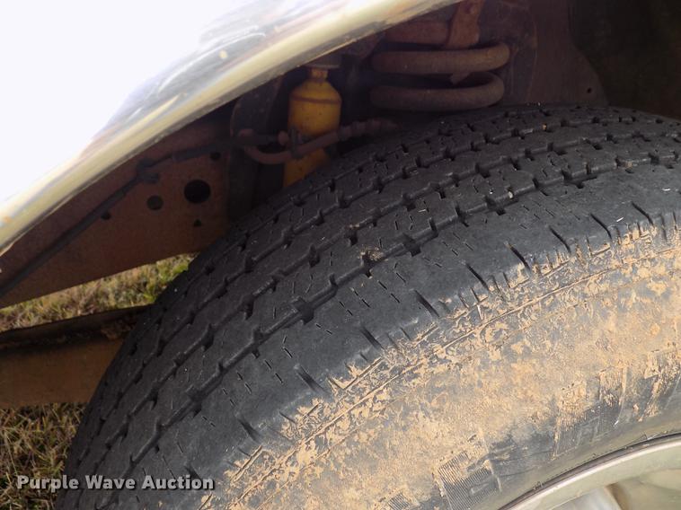 image for item DD3506 2002 Ford F350 Super Duty Crew Cab utility bed pickup truck