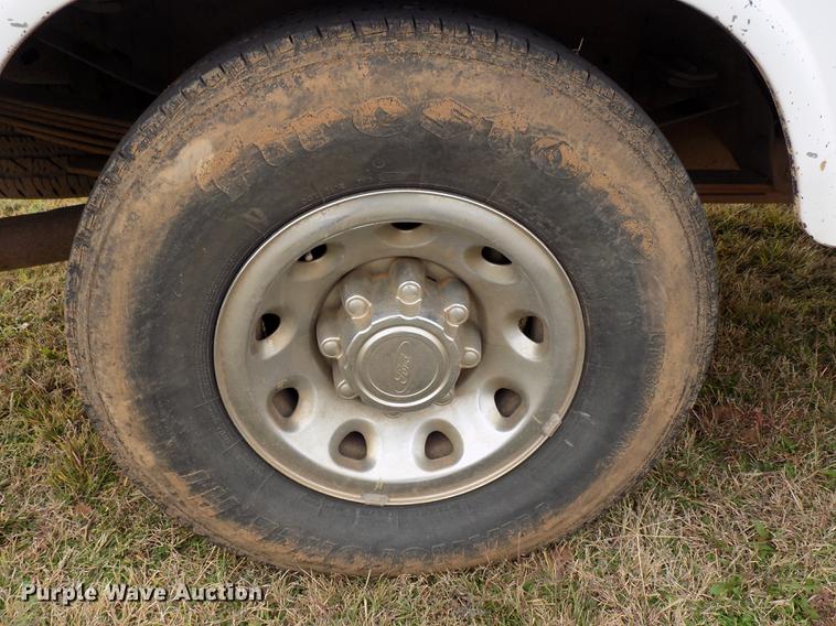 image for item DD3506 2002 Ford F350 Super Duty Crew Cab utility bed pickup truck