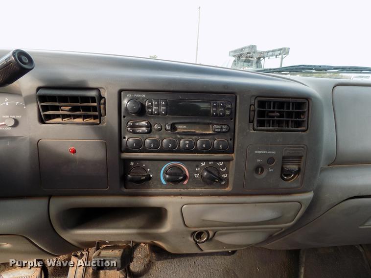 image for item DD3507 1999 Ford F350 Super Duty SuperCab pickup truck