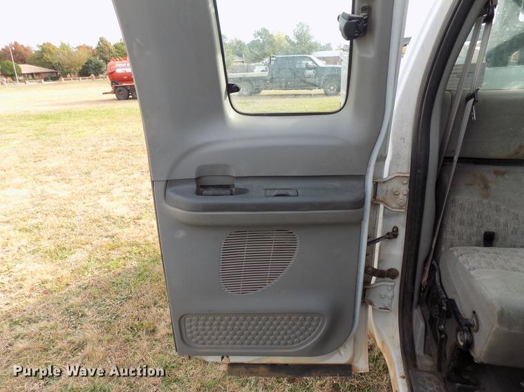 image for item DD3507 1999 Ford F350 Super Duty SuperCab pickup truck