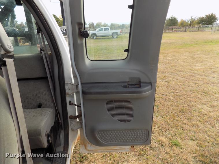 image for item DD3507 1999 Ford F350 Super Duty SuperCab pickup truck