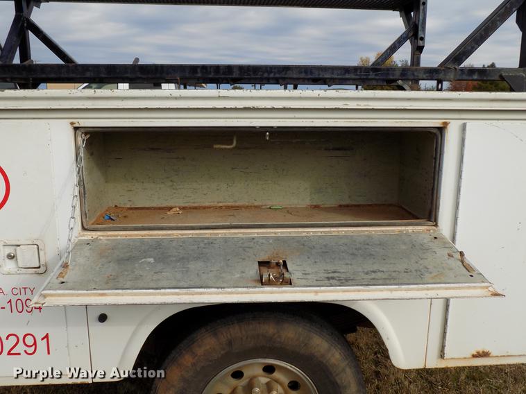 image for item DD3507 1999 Ford F350 Super Duty SuperCab pickup truck