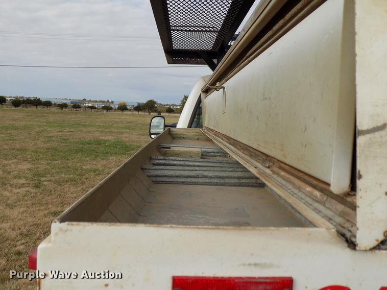 image for item DD3507 1999 Ford F350 Super Duty SuperCab pickup truck