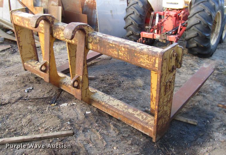 image for item DD3790 Balderson wheel loader forks