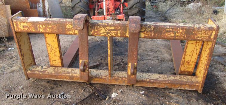 image for item DD3790 Balderson wheel loader forks