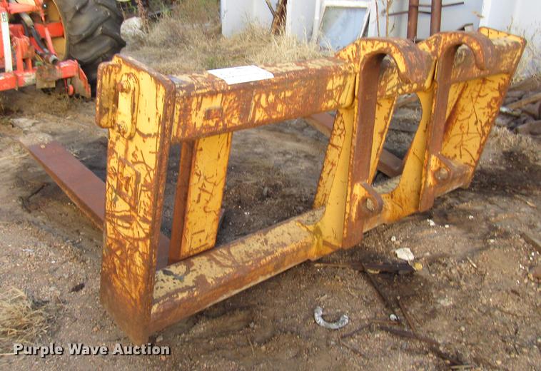 image for item DD3790 Balderson wheel loader forks
