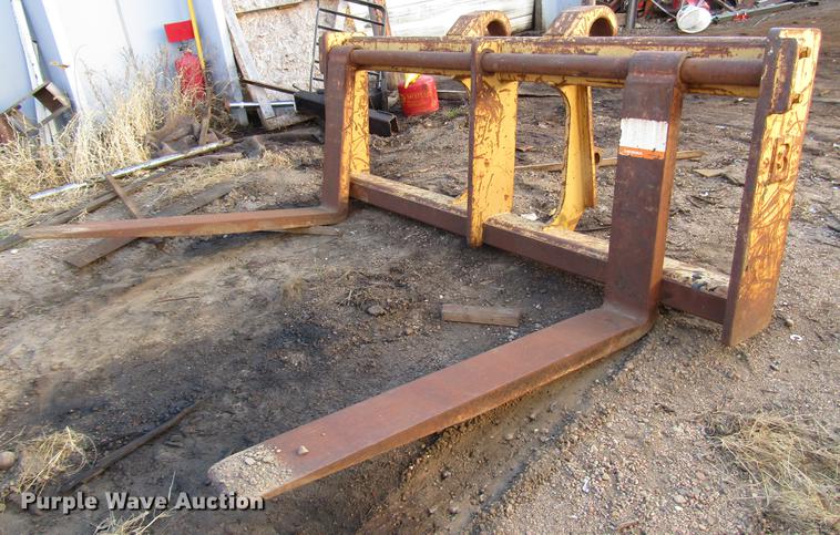 image for item DD3790 Balderson wheel loader forks