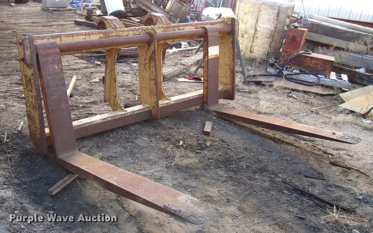 image for item DD3790 Balderson wheel loader forks