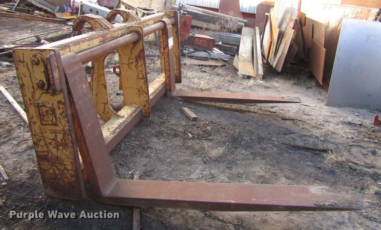 image for item DD3790 Balderson wheel loader forks