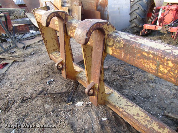 image for item DD3790 Balderson wheel loader forks