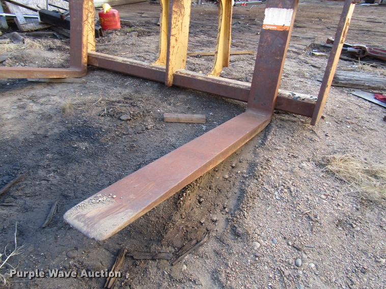 image for item DD3790 Balderson wheel loader forks