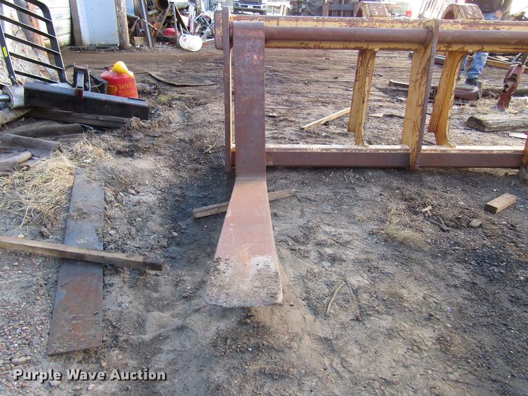 image for item DD3790 Balderson wheel loader forks