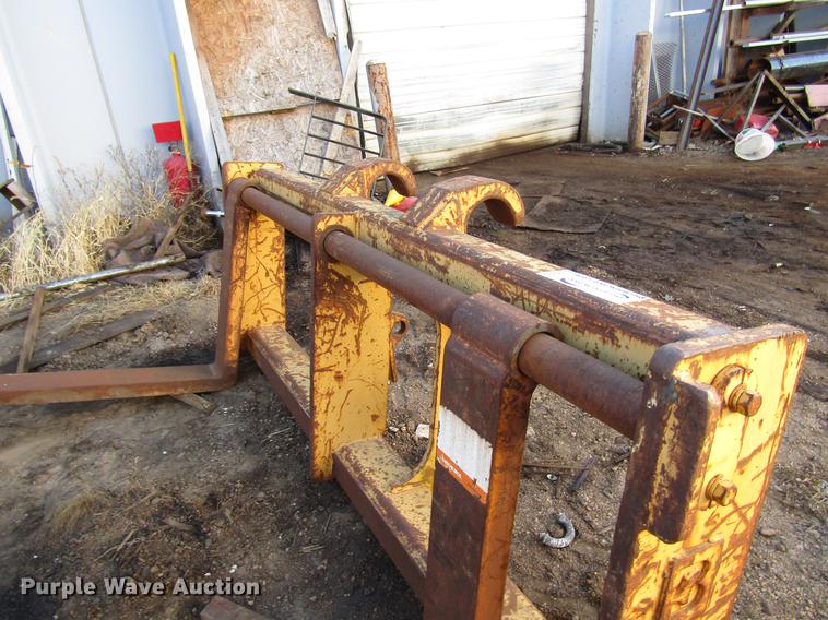 image for item DD3790 Balderson wheel loader forks