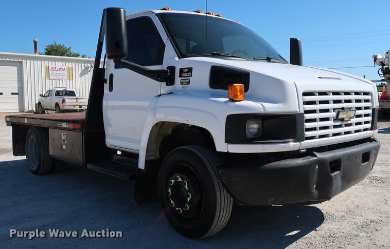 image for item DD5332 2003 Chevrolet C4500 flatbed truck