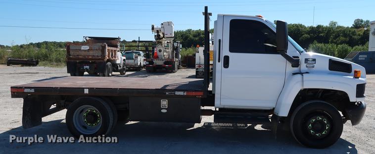 image for item DD5332 2003 Chevrolet C4500 flatbed truck