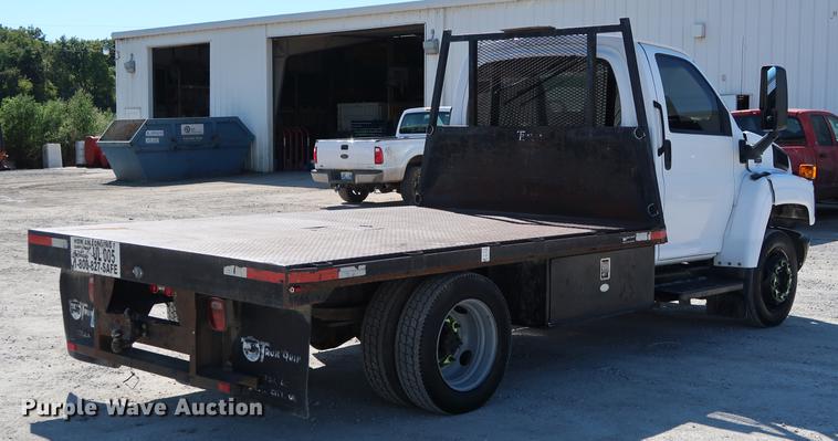 image for item DD5332 2003 Chevrolet C4500 flatbed truck