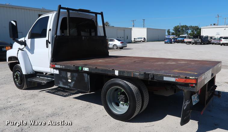 image for item DD5332 2003 Chevrolet C4500 flatbed truck