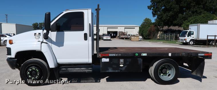 image for item DD5332 2003 Chevrolet C4500 flatbed truck