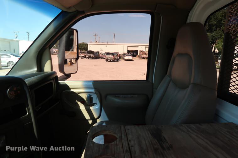 image for item DD5332 2003 Chevrolet C4500 flatbed truck