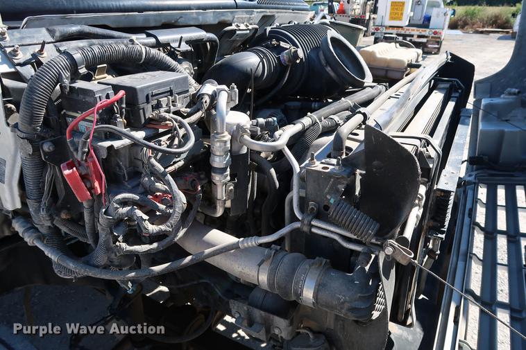 image for item DD5332 2003 Chevrolet C4500 flatbed truck