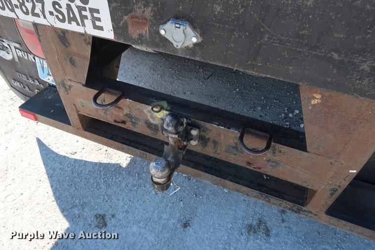 image for item DD5332 2003 Chevrolet C4500 flatbed truck