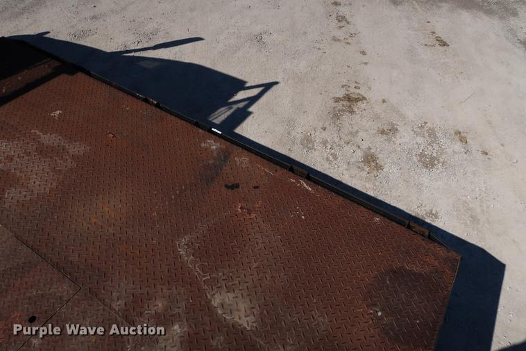 image for item DD5332 2003 Chevrolet C4500 flatbed truck