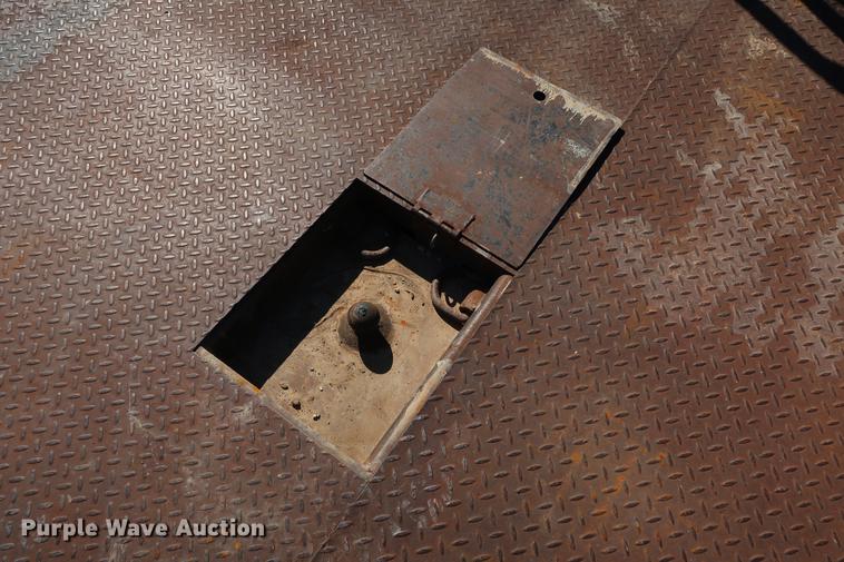 image for item DD5332 2003 Chevrolet C4500 flatbed truck