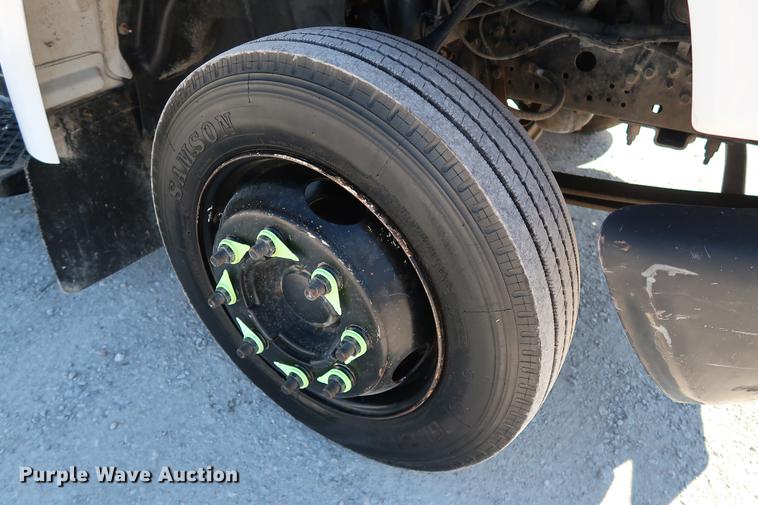 image for item DD5332 2003 Chevrolet C4500 flatbed truck